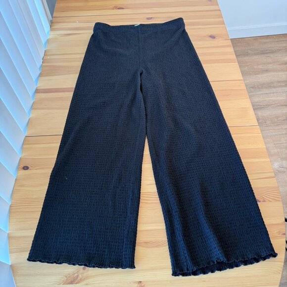 Aritzia Pants - Aritzia Wilfred Wide Leg Seersucker Pants Lettuce Hem Verona Pant Minimalist L